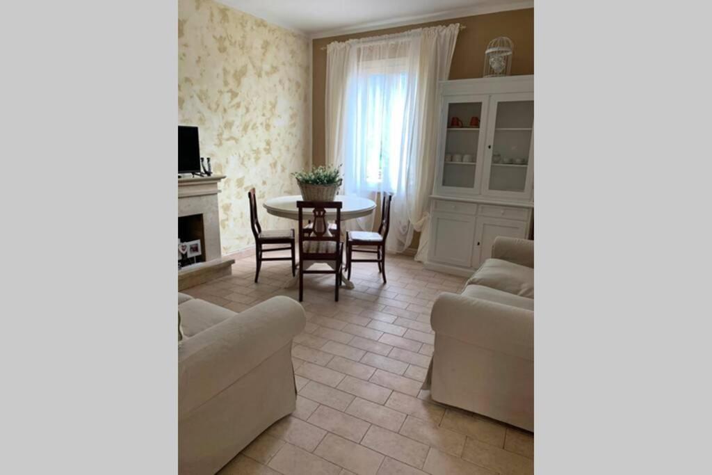 Casa Flea - Holiday Apartment With 2 Bedrooms Gualdo Tadino Exterior foto